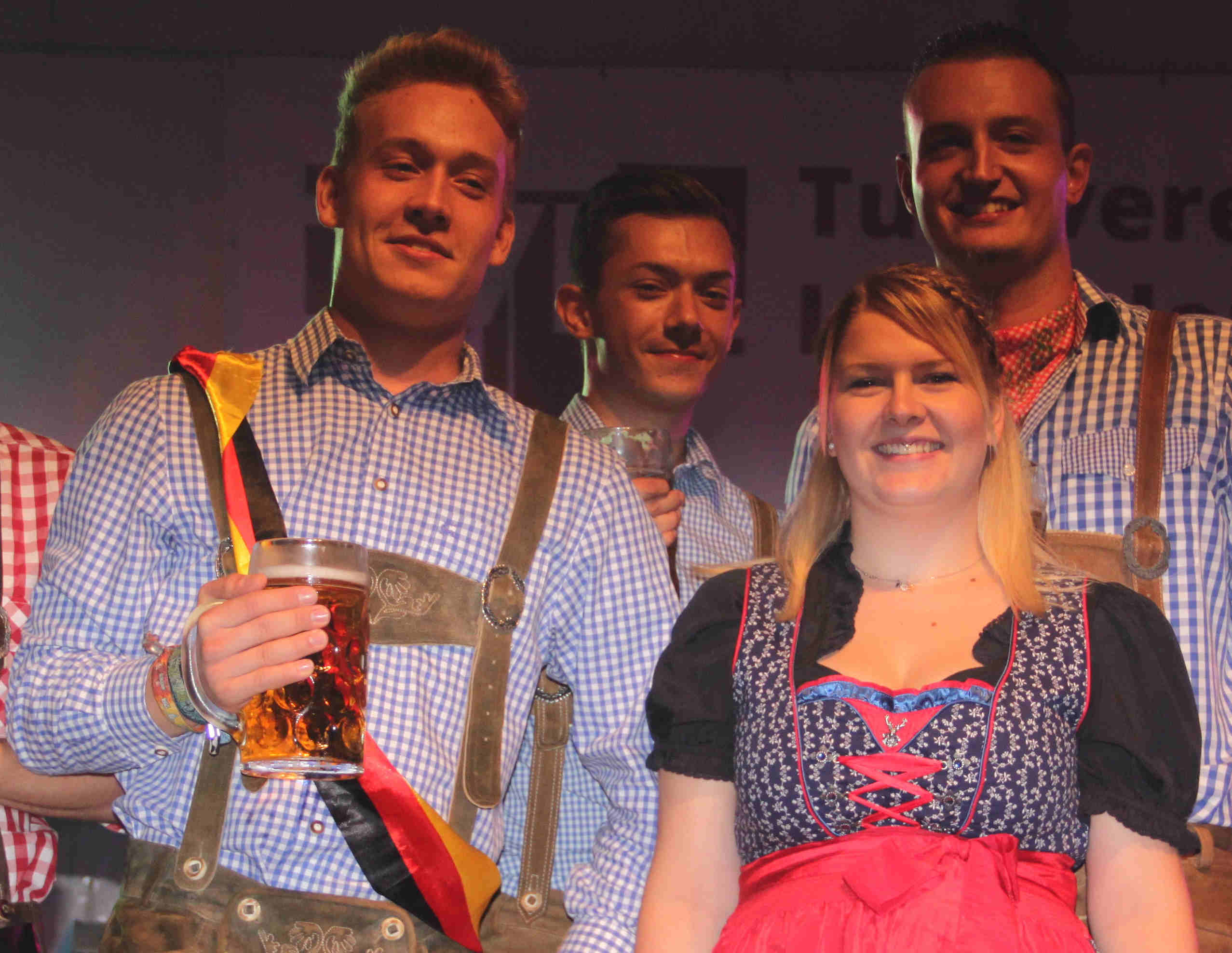 (Foto: C. Leidner, TV Langsdorf) Lederhosenkoenig 2018 und Dirndlkoenigin 2017