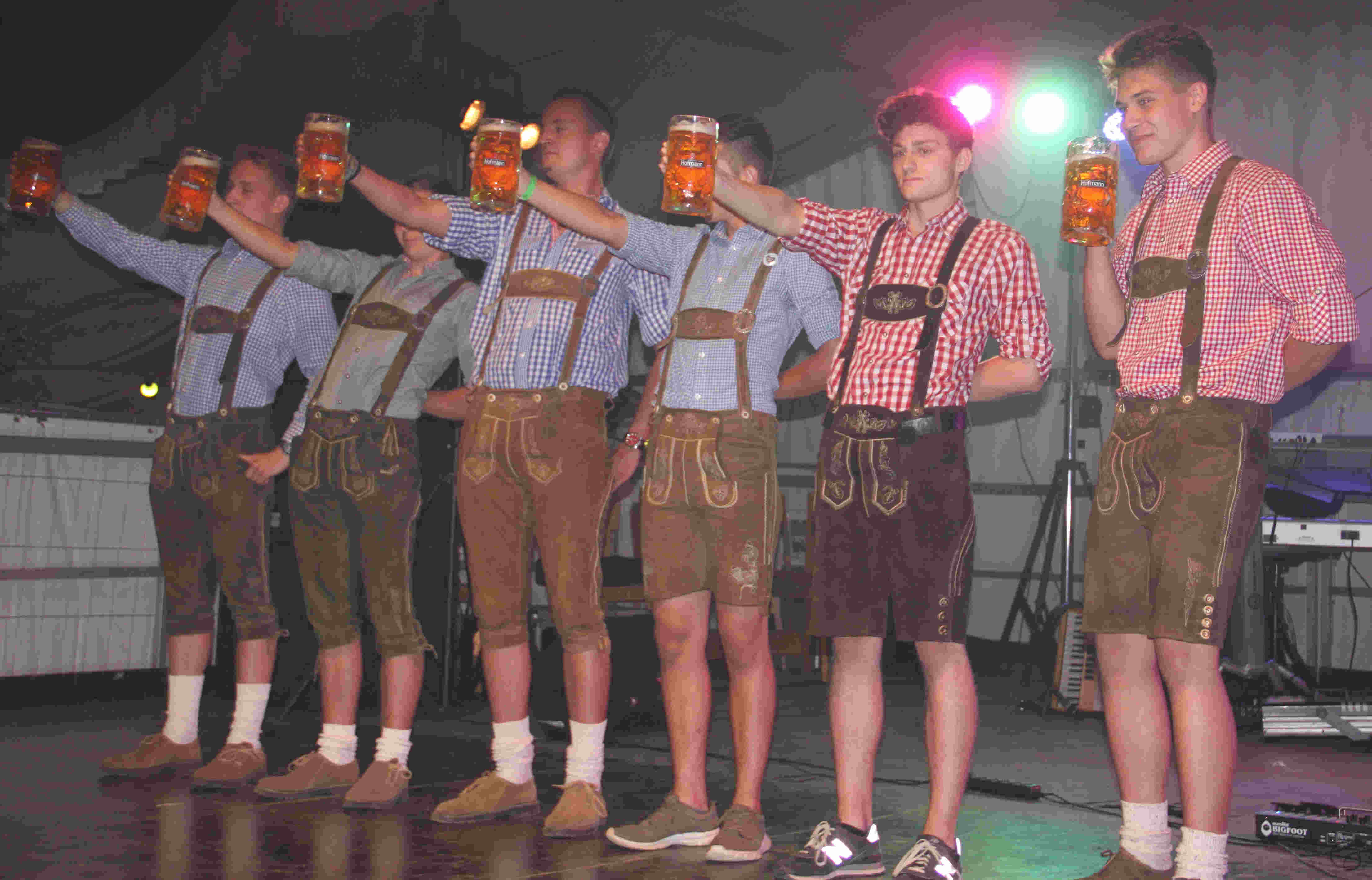 (Foto: C. Leidner, TV Langsdorf) Maßkrug stemmen